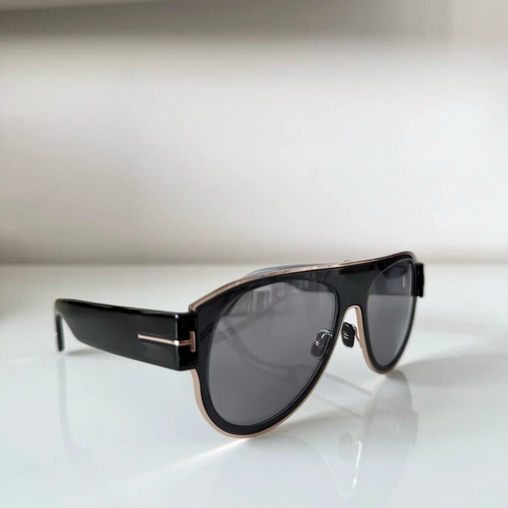 NEW!!! Tom Ford Lyle-02 TF1074 01C unisex sunglasses Authentic Retail 580$